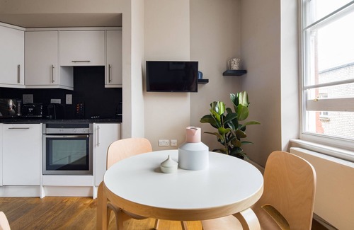 London City Centre Apartment | Fab Covent Garden 1BR - Netflix & Nespresso