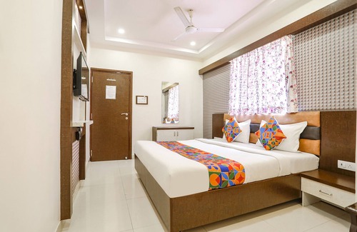 Nerul Hotel | Fabexpress Geeta Palace