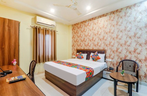 Indira Nagar Hotel | Fabexpress Grand Inn