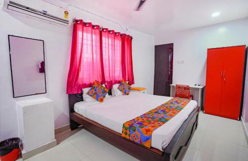 Royapettah Hotel | FabExpress Lloyds Inn I - Nr Korea Embassy, Royapettah