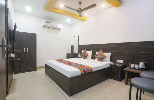 Lanka Hotel | FabHotel Banarasi Kothi