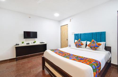 Hyderabad Hotel | FabHotel Casa Grand Inn - Nr US Consulate, Financial District