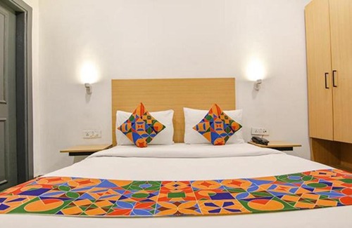 Delhi Hotel | FabHotel CH House