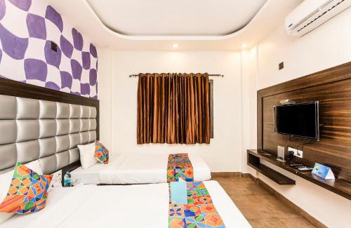 Kolkata Hotel | FabHotel De Sivalika - 500m from Belur Math