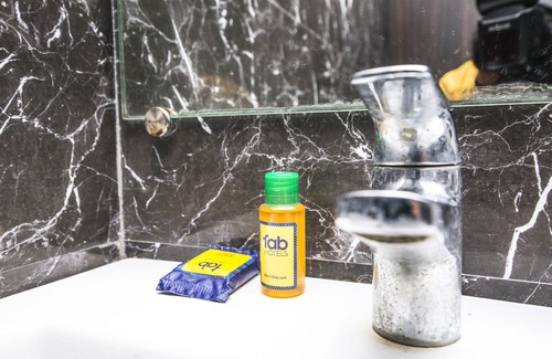 Kolkata Hotel | FabHotel De Sivalika