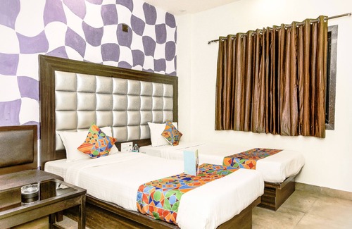 Kolkata Hotel | FabHotel De Sivalika