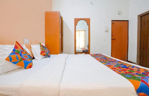 Maliwada Hotel | FabHotel Girija