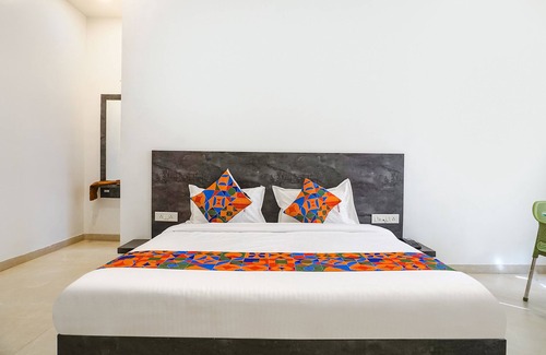 Jadhavwadi Hotel | Fabhotel Irra Executive