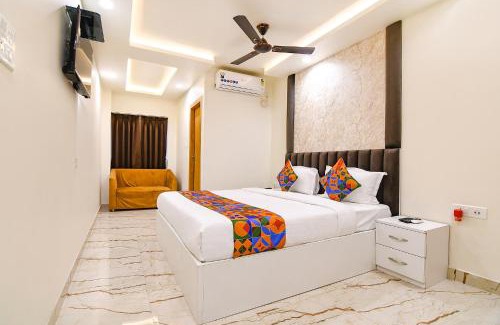 Park Street Hotel | FabHotel Leela Inn - Nr Park Circus 7 Point