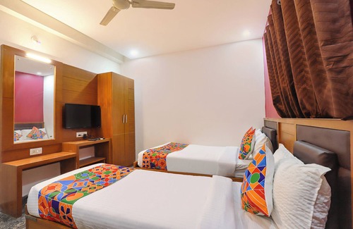 Royapettah Hotel | Fabhotel Lloyd’S Inn