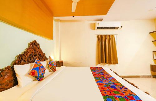 Lakdi Ka Pul Hotel | FabHotel Maruthi Residency - Nr Lakdikapul Metro Station
