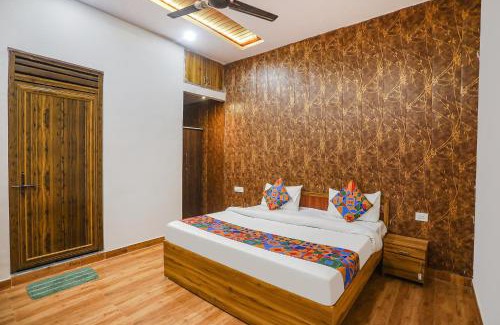 Kalyanpur Hotel | FabHotel Moon Gaze Inn