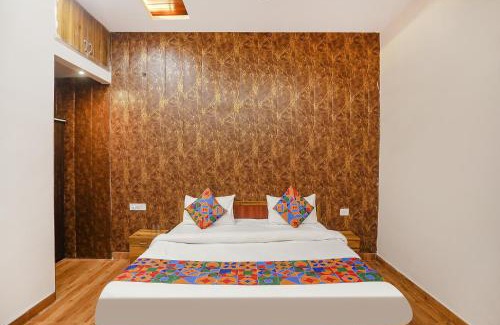 Kalyanpur Hotel | FabHotel Moon Gaze Inn