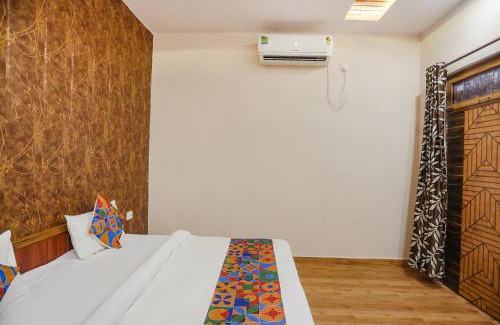 Kalyanpur Hotel | FabHotel Moon Gaze Inn