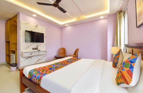 Raja Park Hotel | FabHotel Pink Palace Raja Park