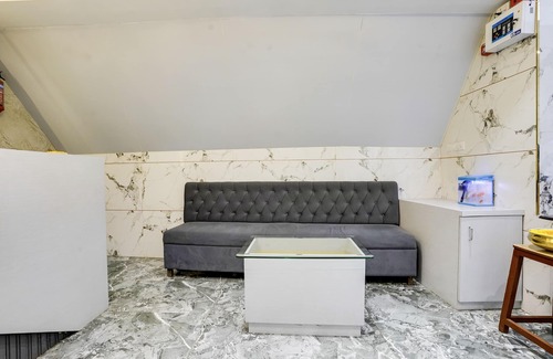 Dharavi Hotel | FabHotel Regal Residency