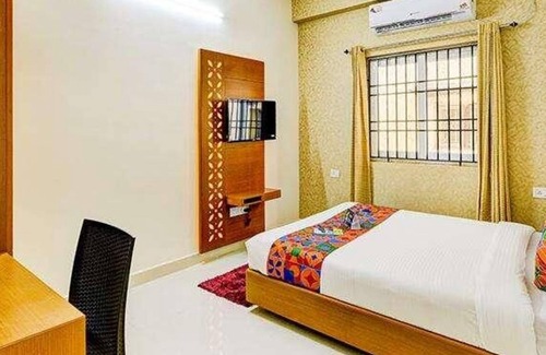 Vadapalani Hotel | Fabhotel Ruchikkoot Bay
