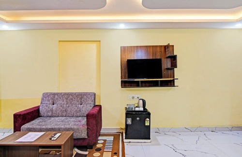 Barasat Hotel | Fabhotel The Crown