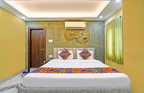Madhyamgram Hotel | FabHotel The Crown - Near Star Mall
