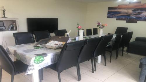 San Jorge House | Fabuloso alojamiento compuesto por 4 chalets adosados de lujo en Panorámica Golf para 28 personas piscina con CIRCUITO SPA