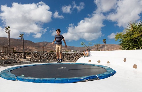 Haria Cabin | Fabulous 2 bedroom Eco Cabin; near a sandy Beach, restaurants and bars