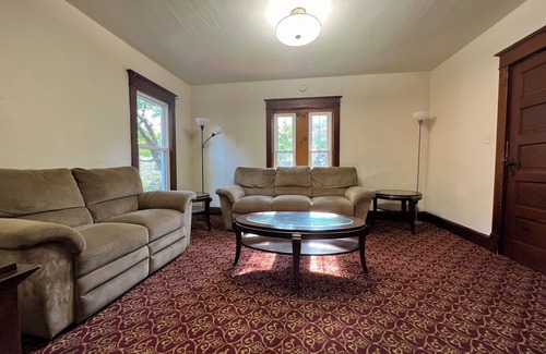 Oneonta Apartment | Fabulous 3-bedroom and 2 bathrooms house in charming Oneonta