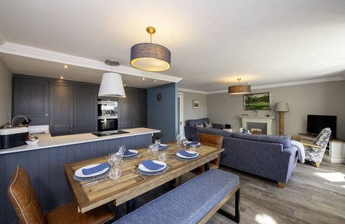 Leven Cottage | Fabulous 3 bedroomed apartment in the heart of Elie