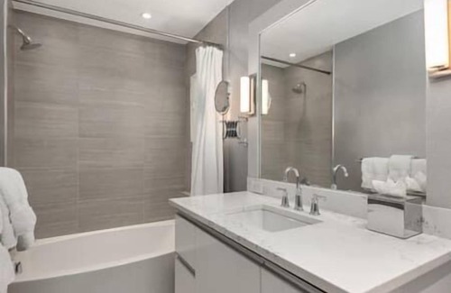 West End House | Fabulous 4 Bedroom Townhome, Aspen, Patio, Balcony
