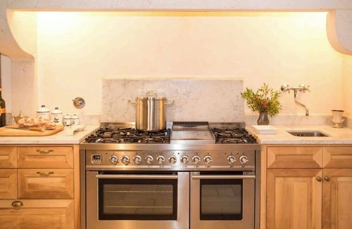 Settignano Villa | FABULOUS 4BD VILLA WITH MAGNIFICENT POOL & VIEWS, MINUTES TO DOWNTOWN FLORENCE!