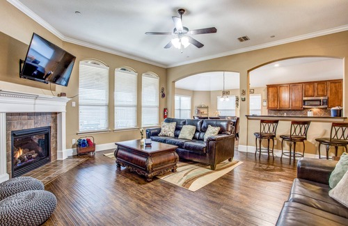Frisco House | Fabulous 5 Bedroom/4 bath Home 4K TV's Fireplace Foosball!
