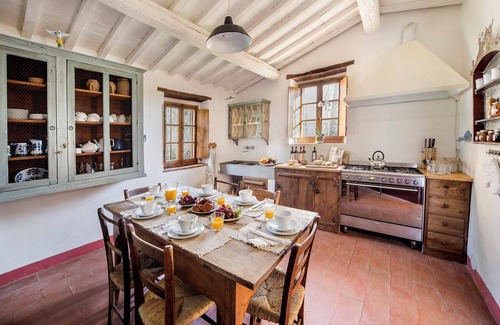 Lucignano Villa | FABULOUS 6BR HOME WITH WONDERFUL SWIMMING POOL & GARDEN IN THE HEART OF TUSCANY!