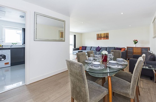 Island Gardens Apartment | FABULOUS AND SPACIOUS APARTMENT FOR THE LARGER GROUPS OVER LOOKING THE RIVER