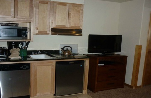 Four O'Clock Condo | Fabulous Christmas or New Years Week Ski Rental in Breckenridge, CO