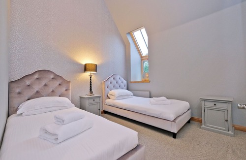 Bieldside Apartment | Fabulous Home in a historic building in Cults, Aberdeenshire