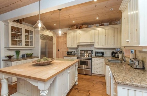 Bala House | Fabulous Lake Muskoka