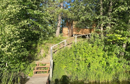 Itasca County Resort | Fabulous lakeside cabin with free dock space! Excellent swimming beach
