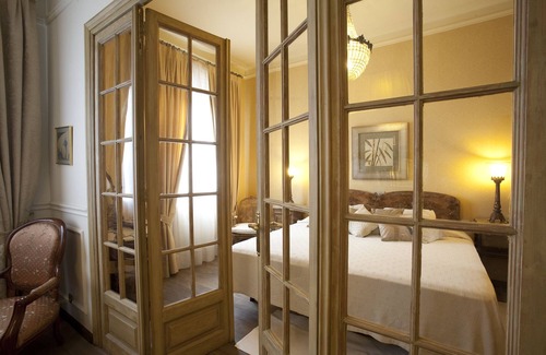 Gothic Quarter Apartment | Fabulous Location - Gothic Quarter Luxury 3 Bedroom Apartment