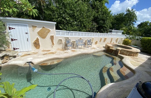 Midtown House | FABULOUS MERMAID LAGOON! 2BD HM PRIVATE POOL WIFI AC WD FREE PARKING!