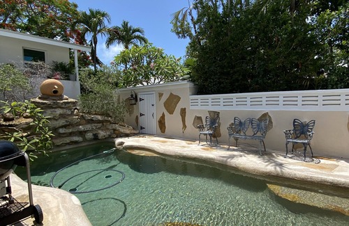 Midtown House | FABULOUS MERMAID LAGOON! 2BD HM PRIVATE POOL WIFI AC WD FREE PARKING!