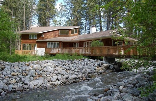 Ronan House | Fabulous Mountain Creek Retreat Near Flathead Lake, Montana