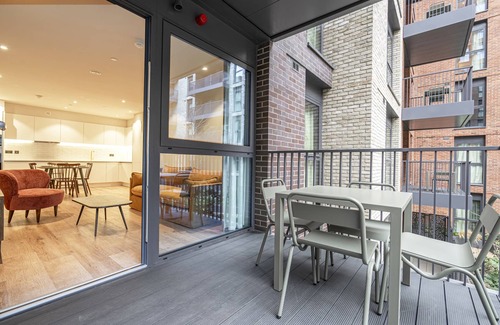 Tottenham Hale Apartment | Fabulous North London Flat