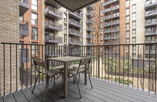 Tottenham Hale Apartment | Fabulous North London Flat
