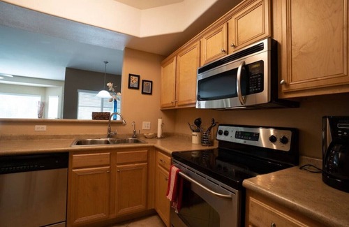 Deer Valley Condo | Fabulous Phoenix 2Bd/2Ba condo w/Great Pool Views