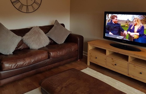 Largs Apartment | Fabulous Two bedroom Apartment With Free Parking