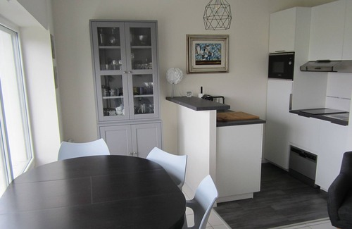 Penvenan Apartment | Facing Port Blanc beach, beautiful apartment with garden
