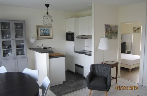 Penvenan Apartment | Facing Port Blanc beach, beautiful apartment with garden