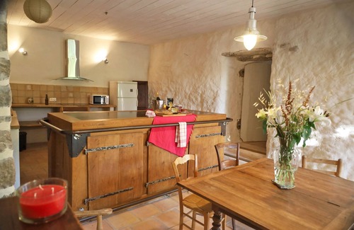 Sainte-Jalle House | Facing the valley, in Ste Jalle, gîte equipped for 4