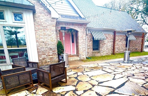 Waxahachie House | Faire La Fête Manor ~ Waxahachie Estate Home ~ Event Grounds ~ Close to DFWn