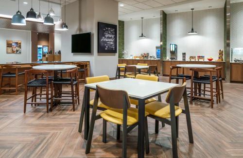 Gladstone Hotel | Fairfield by Marriott Inn & Suites Kansas City North, Gladstone