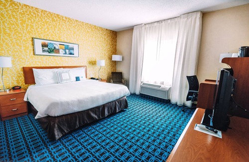 Medford Hotel | Fairfield Inn by Marriott Medford Long Island